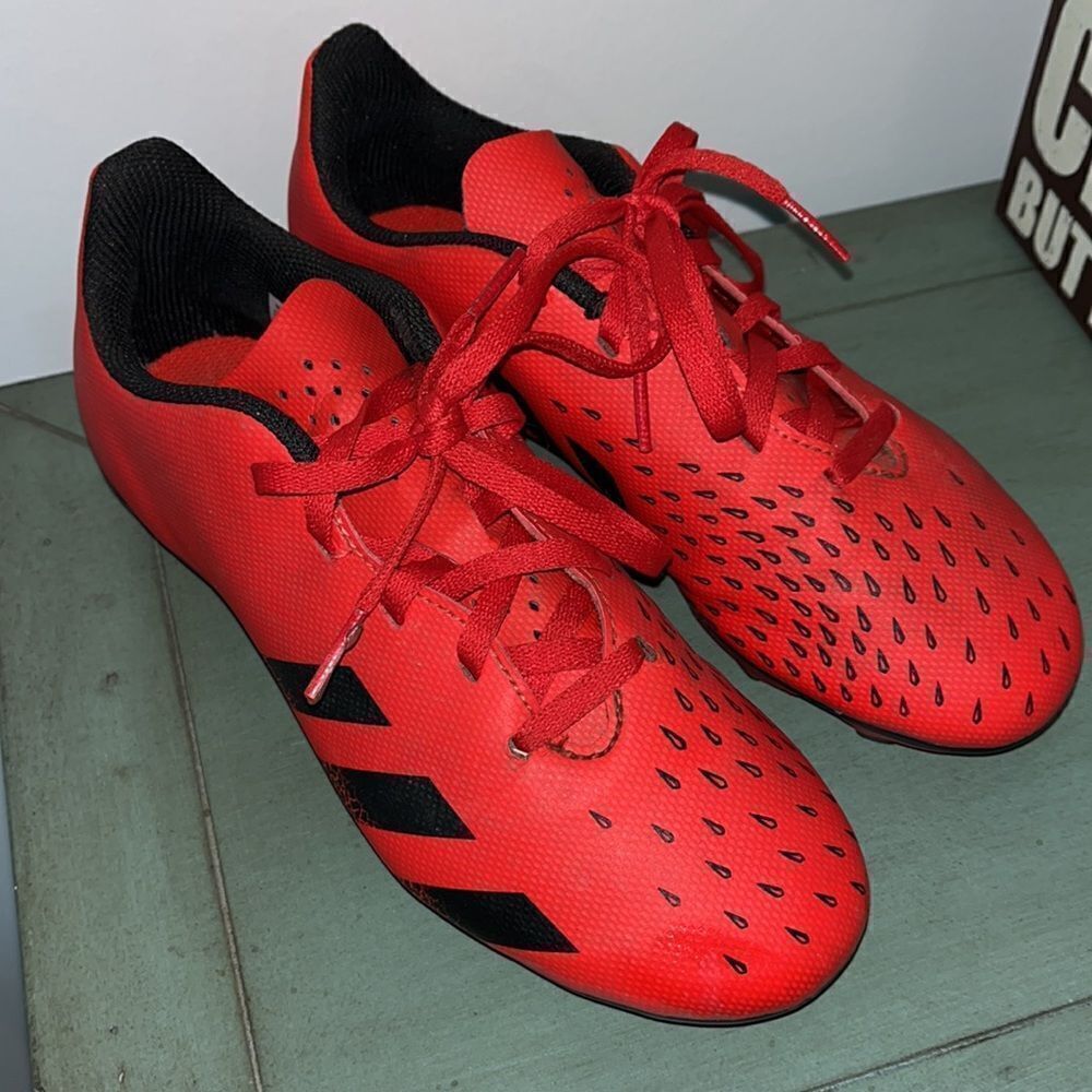 Red Adidas Predator the freak great worn outdoor kids soccer futbol shoes cleats